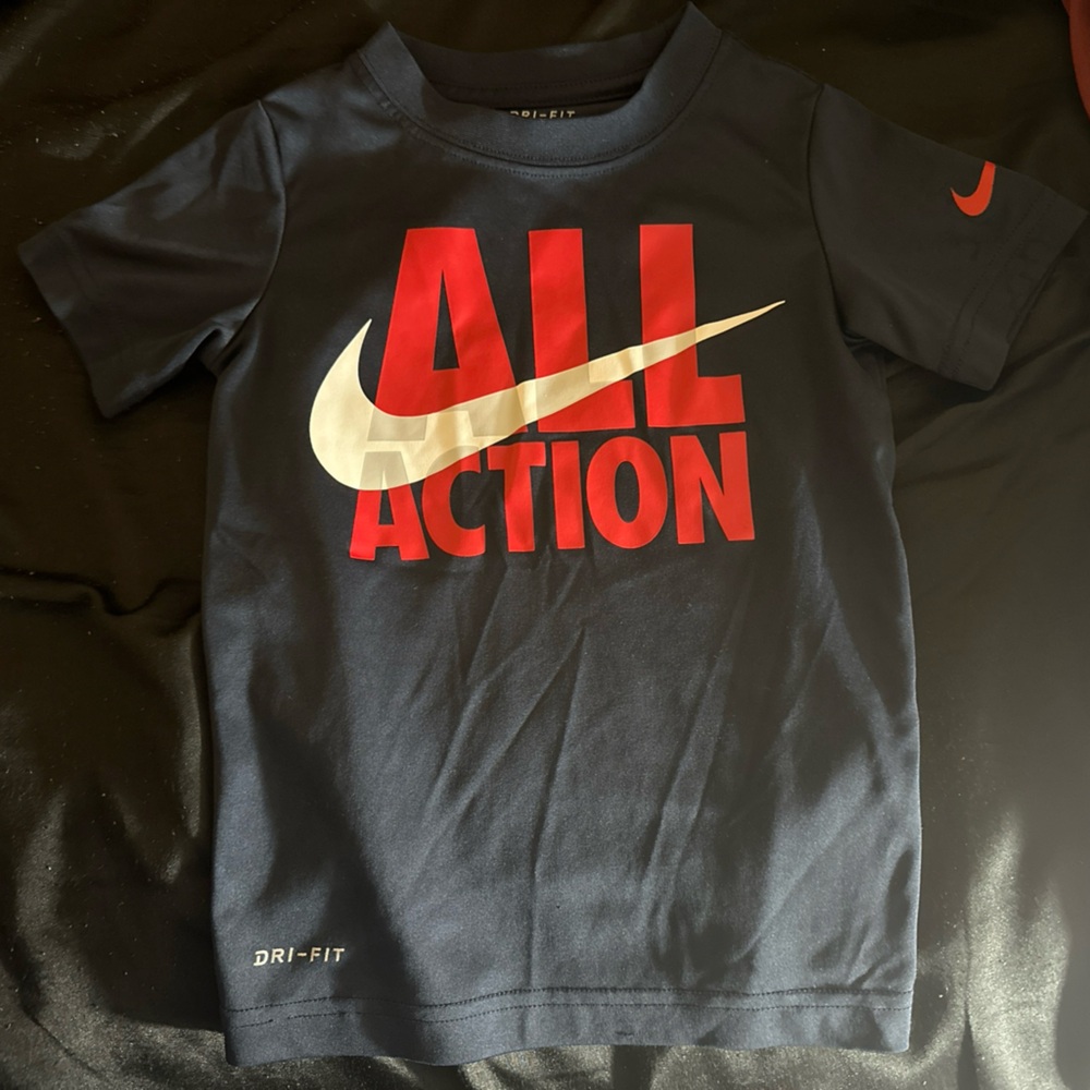 Nike Boys Shirt Size 4